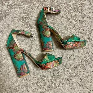 STEVE MADDEN Green Platform Heel